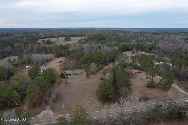 $240,000 | 3960 Highway 16, Canton, MS 39046