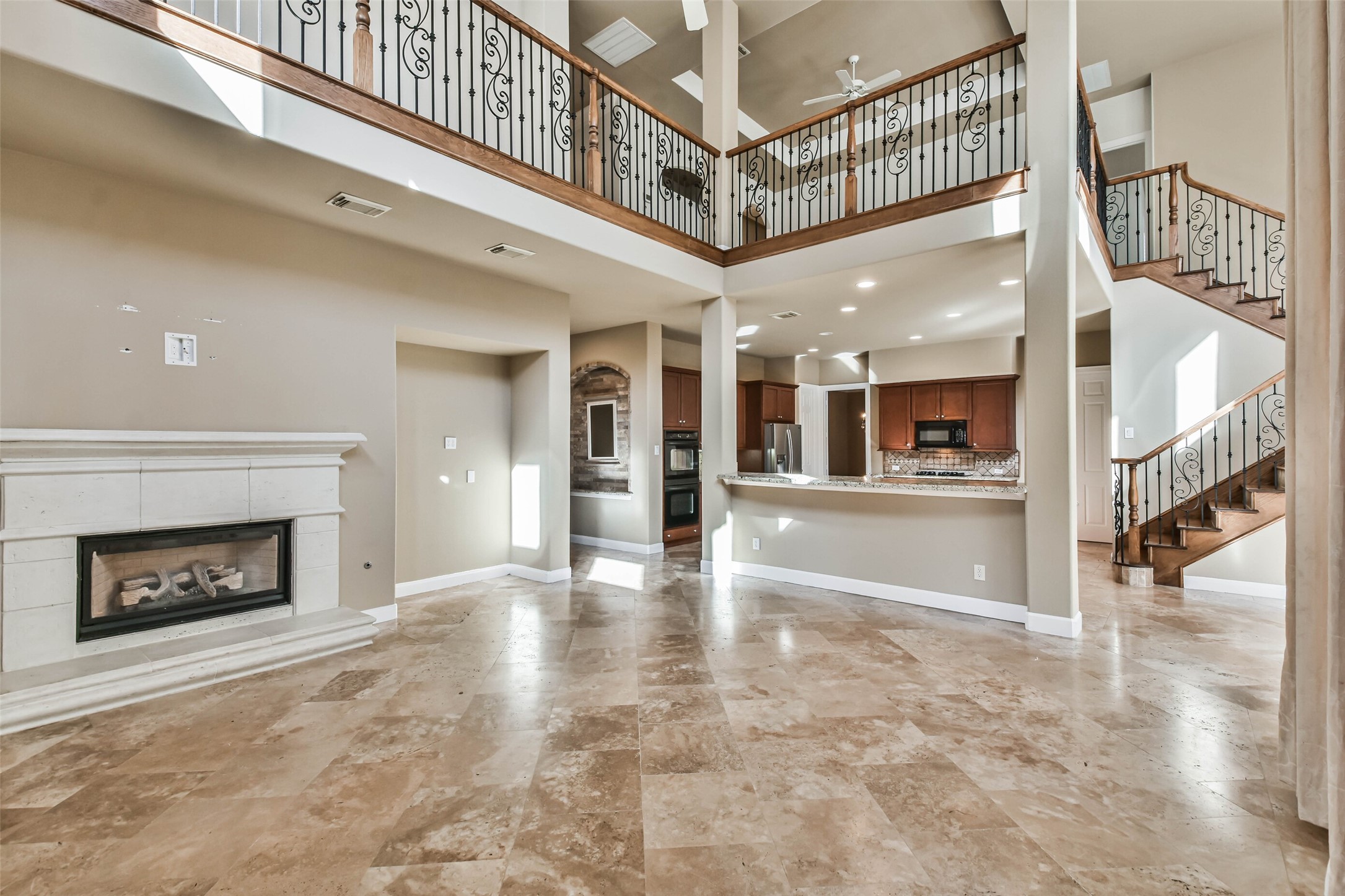 11511 Gallant Ridge Lane Houston, TX 77082 - Photo 9 of 50 GREAT ROOM