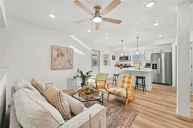 $290,000 | 6221 North Wheeling Avenue, Kansas City, MO 64119