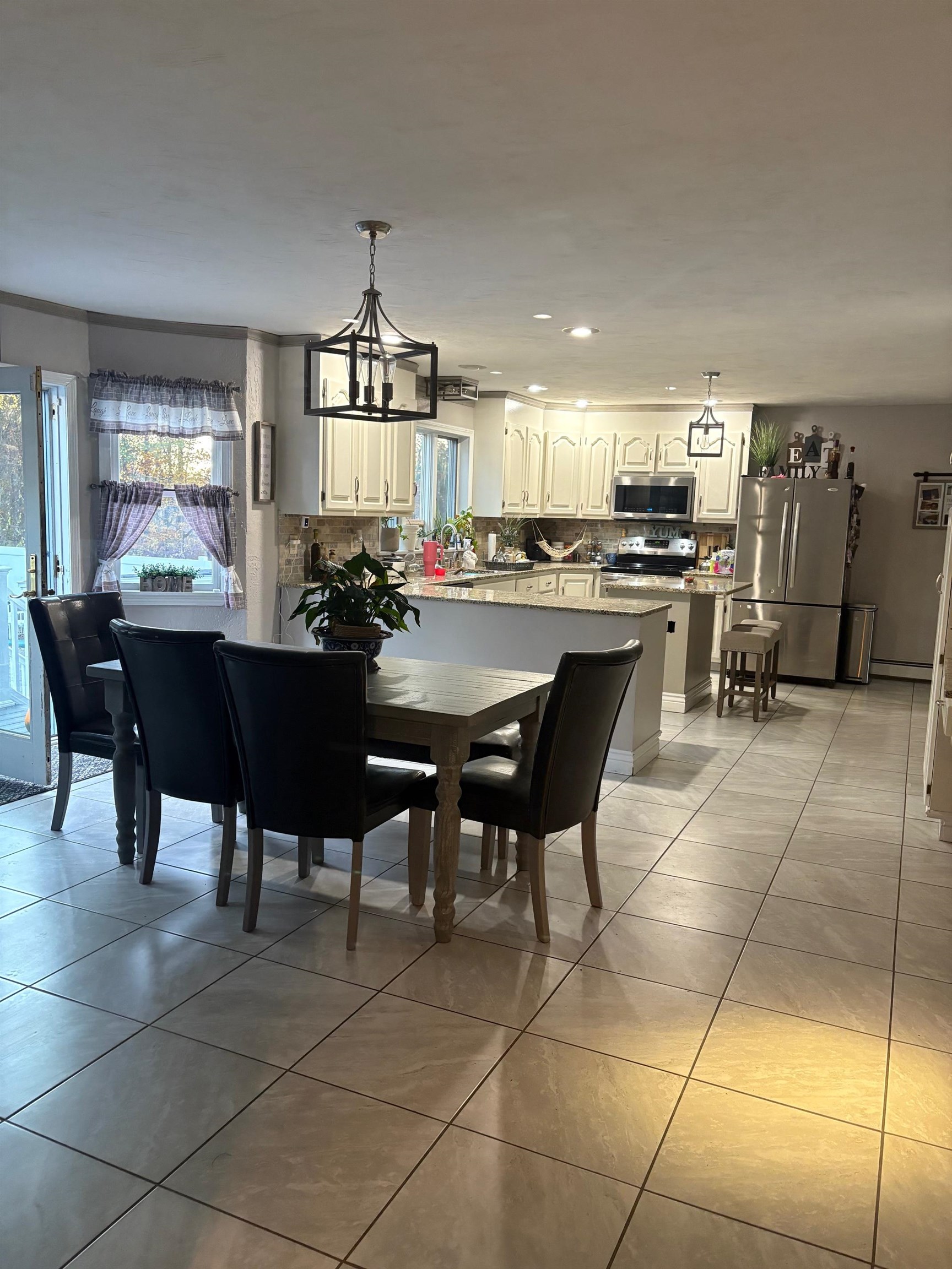 51 Zion Hill Road Salem, NH 03079 - Photo 15 of 40