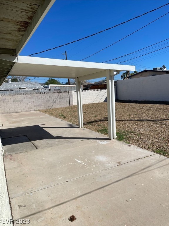 129 Maple Street Henderson, NV 89015 - Photo 1 of 38