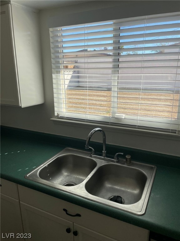 129 Maple Street Henderson, NV 89015 - Photo 6 of 38