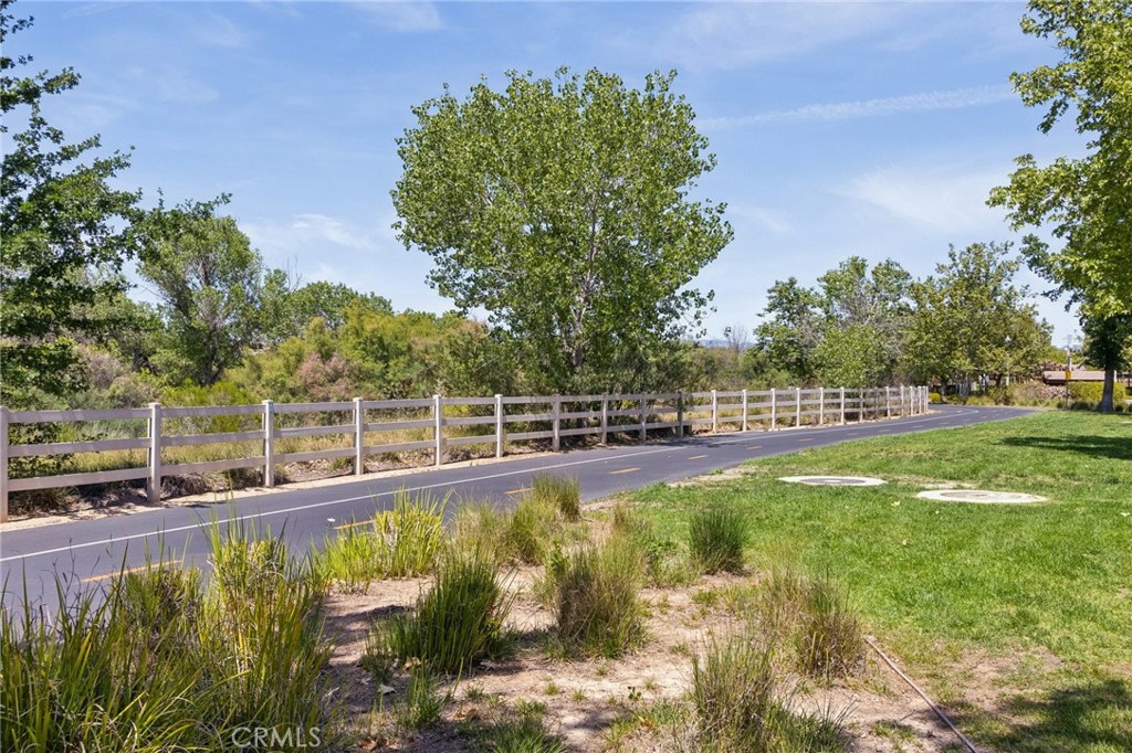 27436 Riverside Lane Valencia, CA 91354 - Photo 29 of 31 Walking/Biking Trails