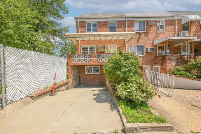 $1,188,000 | 150-01 Horace Harding Expressway | Queensboro Hill