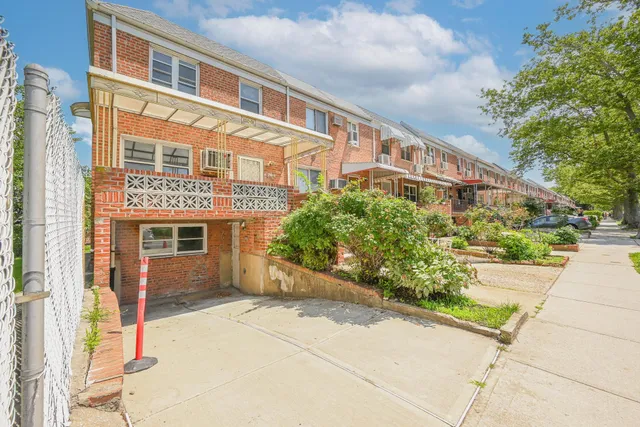 $1,188,000 | 150-01 Horace Harding Expressway | Queensboro Hill