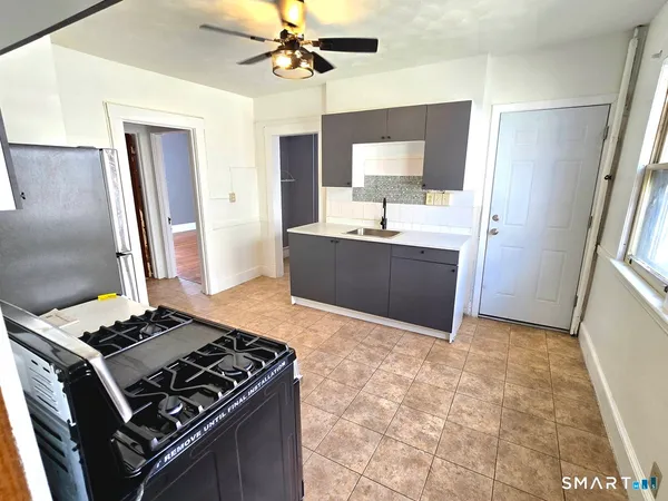 $2,000 | 70 Monroe Street, Unit 3, New Britain, CT 06051