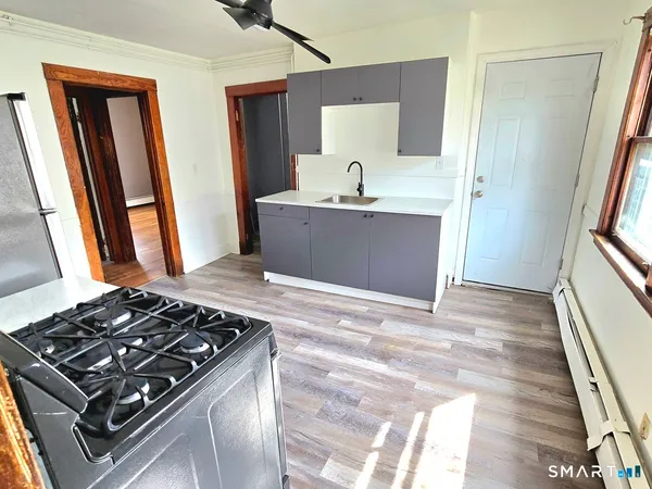 $2,000 | 70 Monroe Street, Unit 3, New Britain, CT 06051