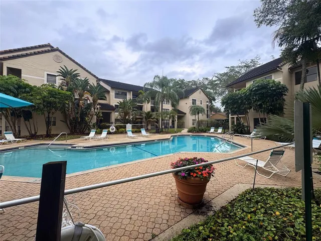 $1,600 | 4361 West McNab Road, Unit 17, Pompano Beach, FL 33069
