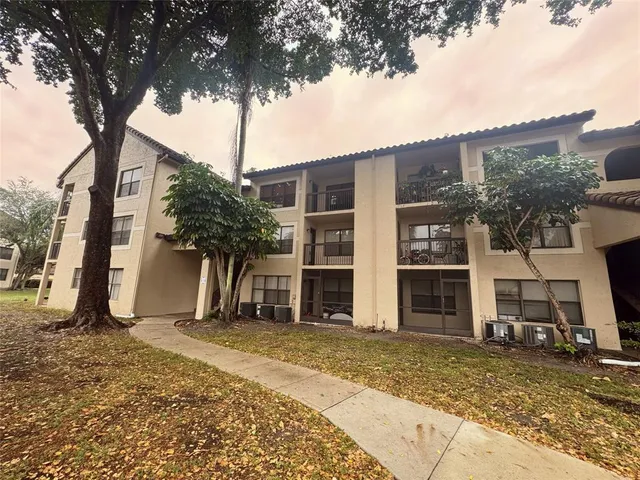 $1,600 | 4361 West McNab Road, Unit 17, Pompano Beach, FL 33069