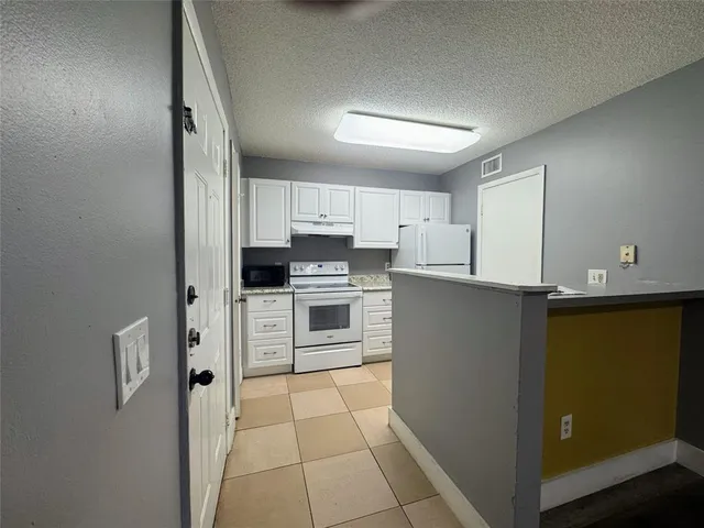 $1,600 | 4361 West McNab Road, Unit 17, Pompano Beach, FL 33069