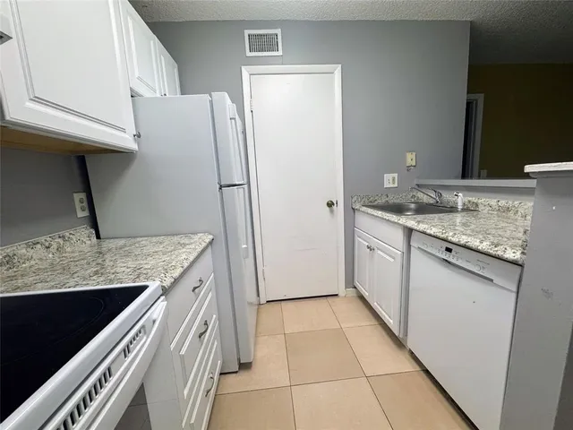 $1,600 | 4361 West McNab Road, Unit 17, Pompano Beach, FL 33069