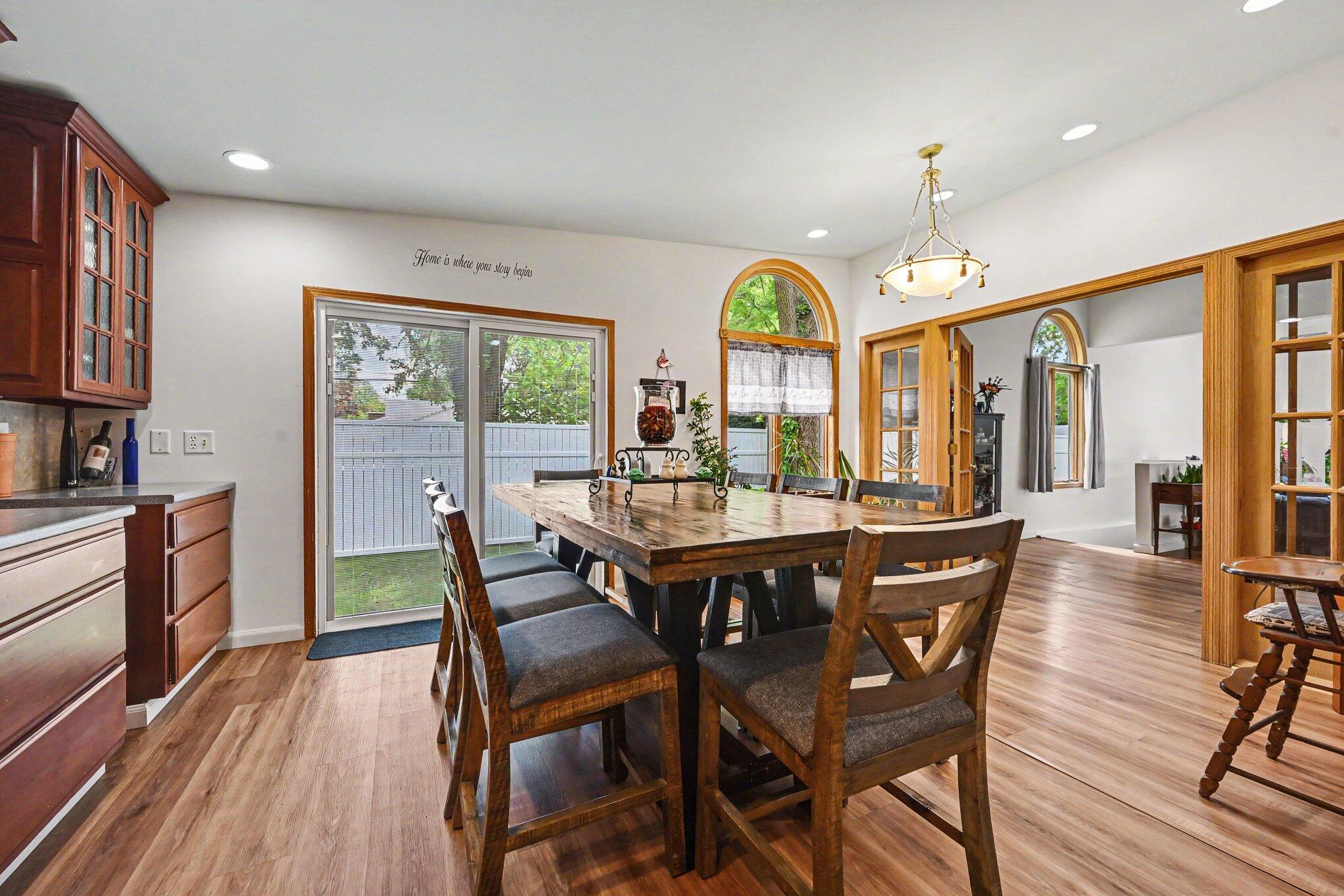 3923 Devonshire Avenue Kalamazoo, MI 49006 - Photo 8 of 23 009_file_6976