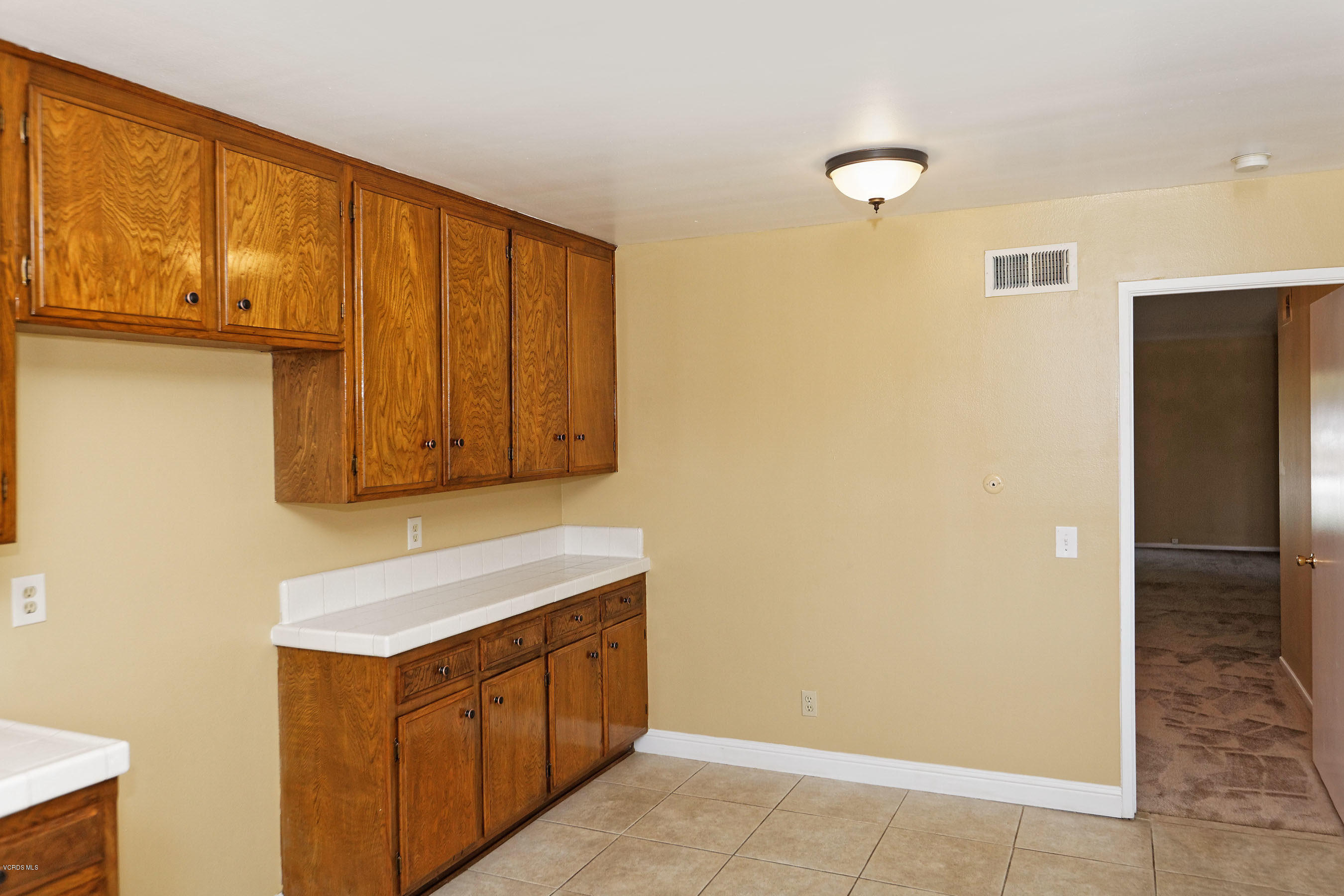 4774 Summit Avenue Simi Valley, CA 93063 - Photo 15 of 40 18