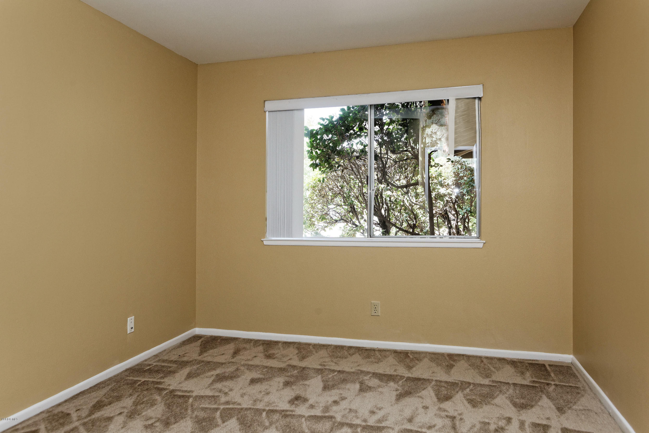 4774 Summit Avenue Simi Valley, CA 93063 - Photo 19 of 40 22