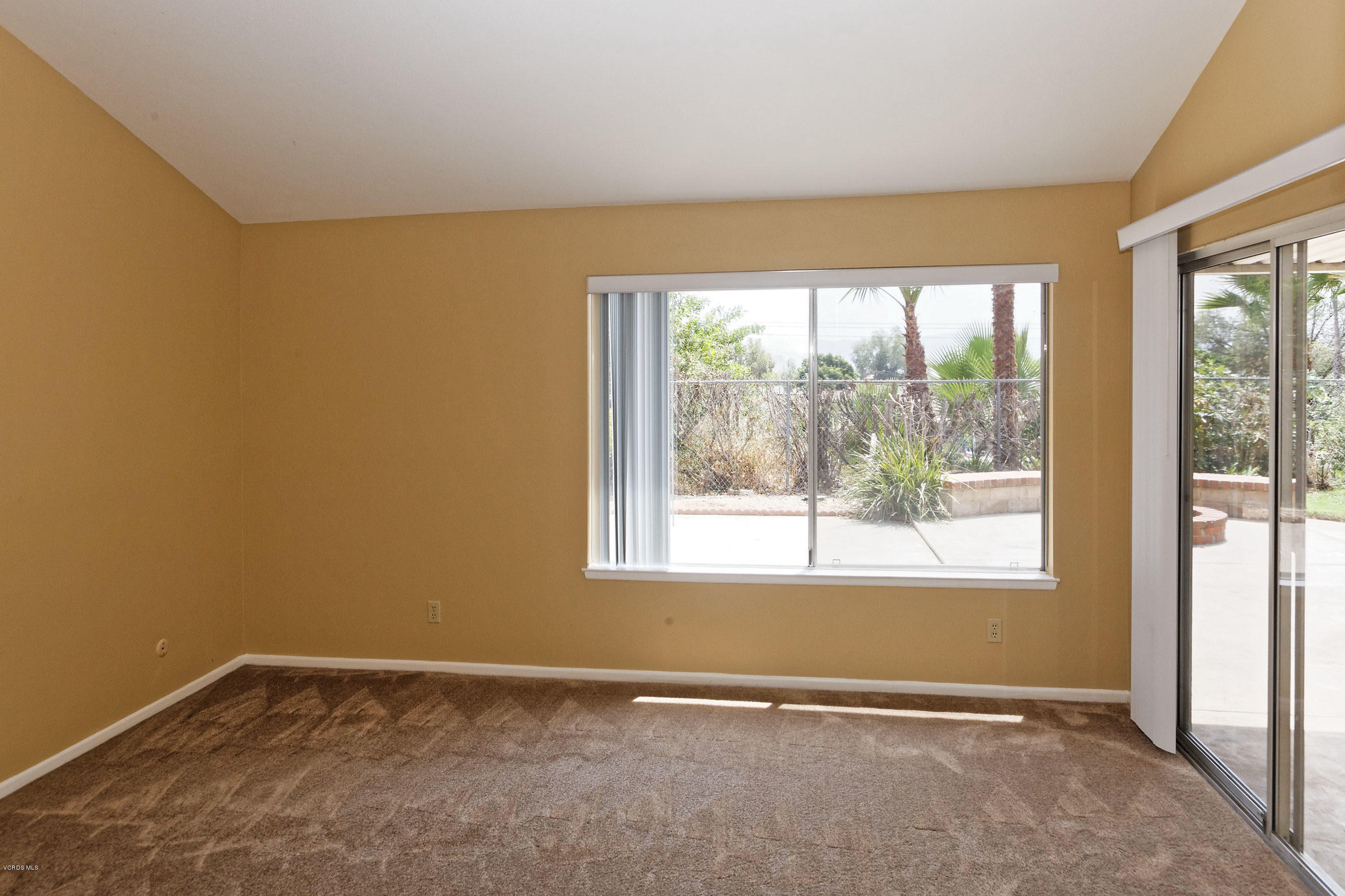 4774 Summit Avenue Simi Valley, CA 93063 - Photo 21 of 40 26