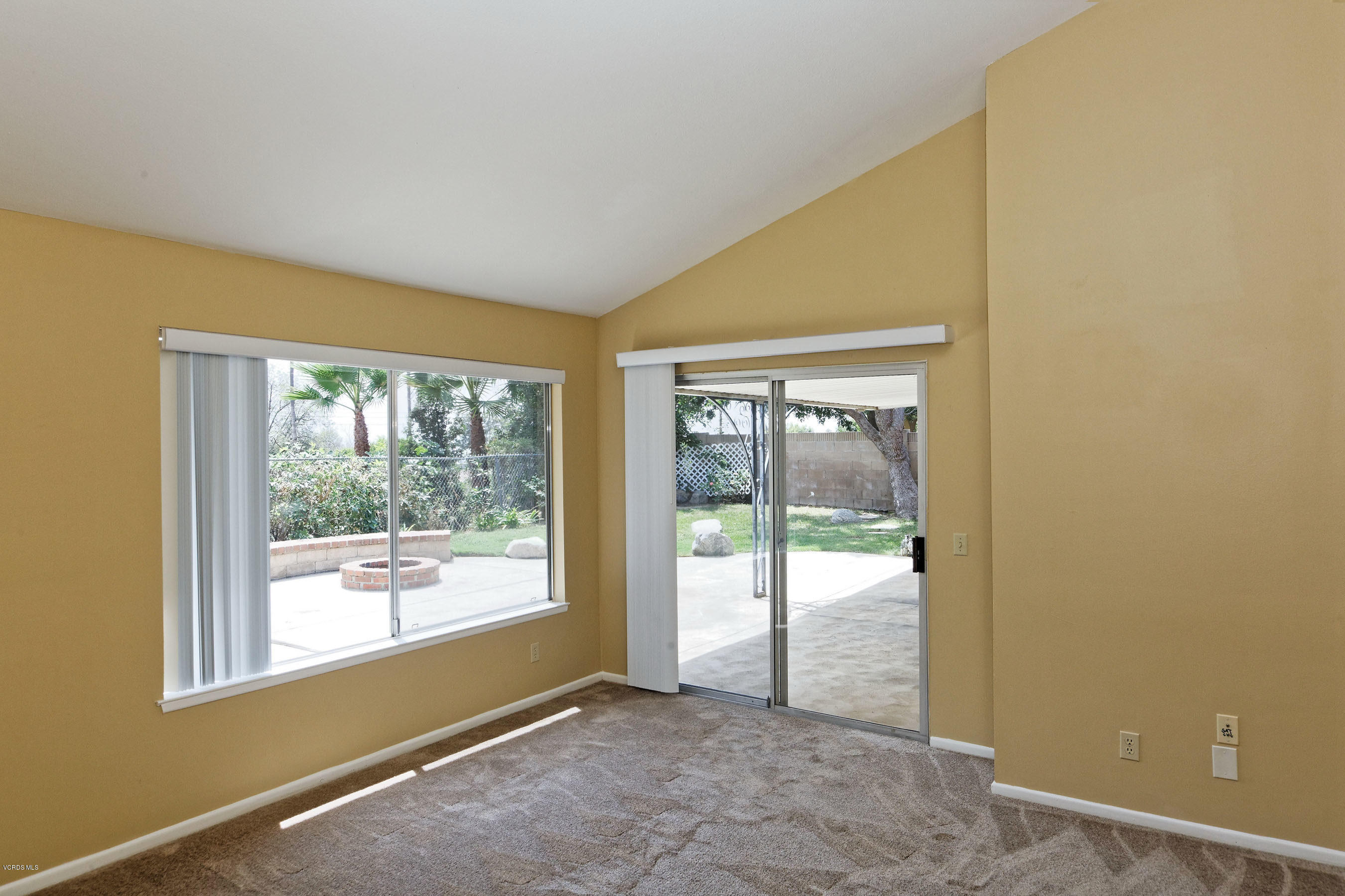 4774 Summit Avenue Simi Valley, CA 93063 - Photo 23 of 40 27