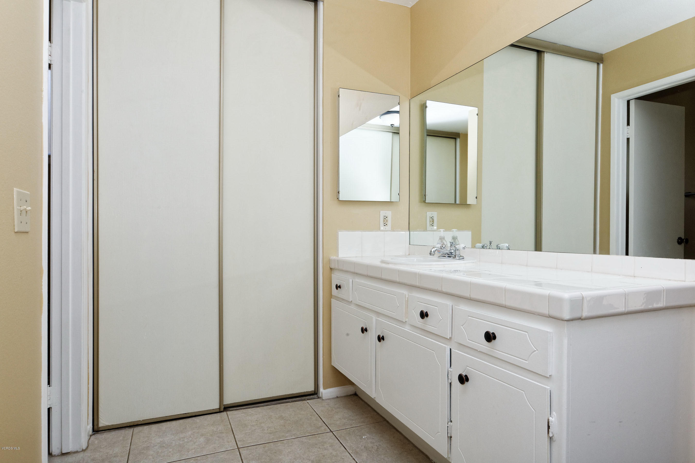 4774 Summit Avenue Simi Valley, CA 93063 - Photo 24 of 40 28