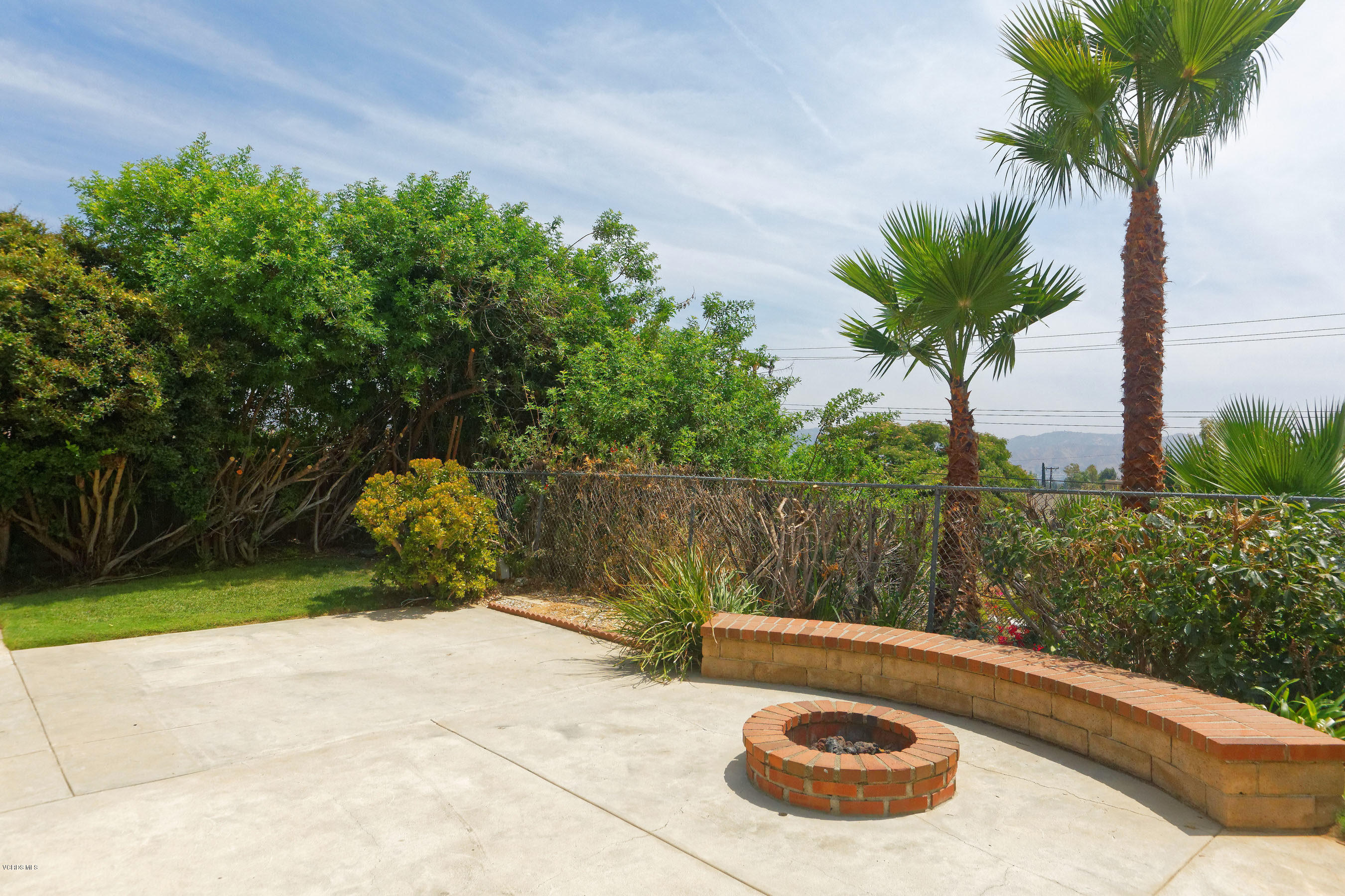 4774 Summit Avenue Simi Valley, CA 93063 - Photo 34 of 40 36