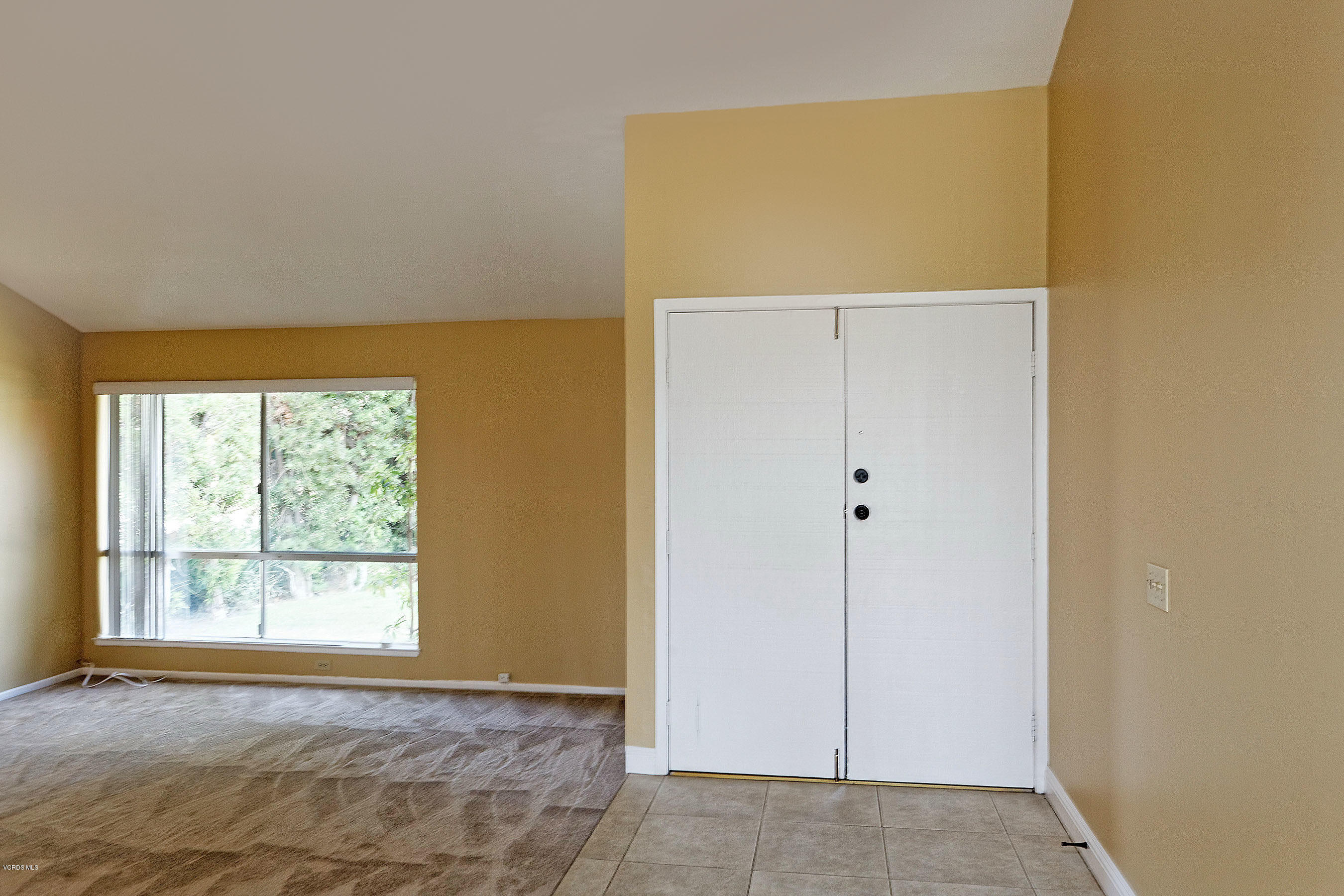 4774 Summit Avenue Simi Valley, CA 93063 - Photo 5 of 40 7
