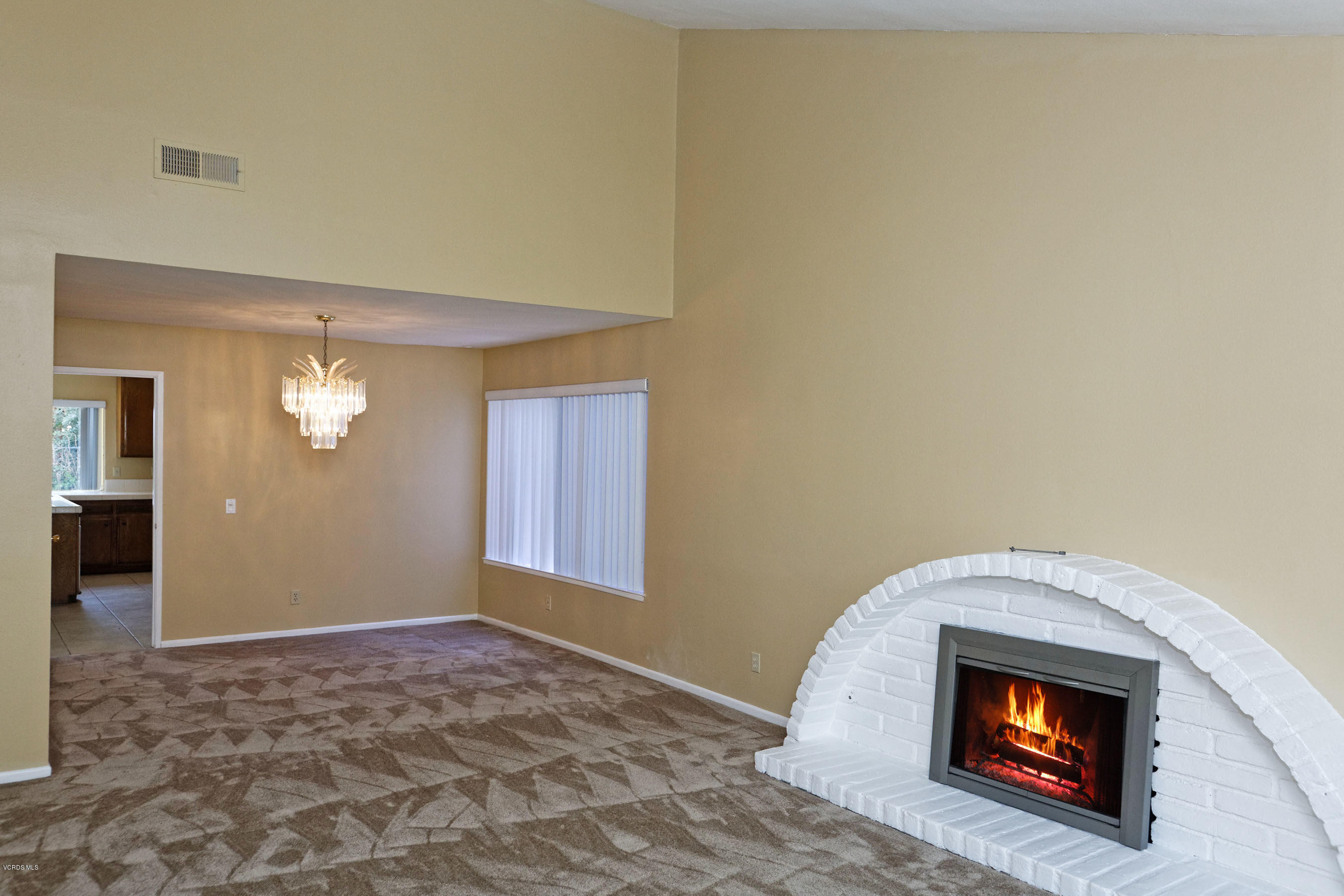 4774 Summit Avenue Simi Valley, CA 93063 - Photo 6 of 40 10