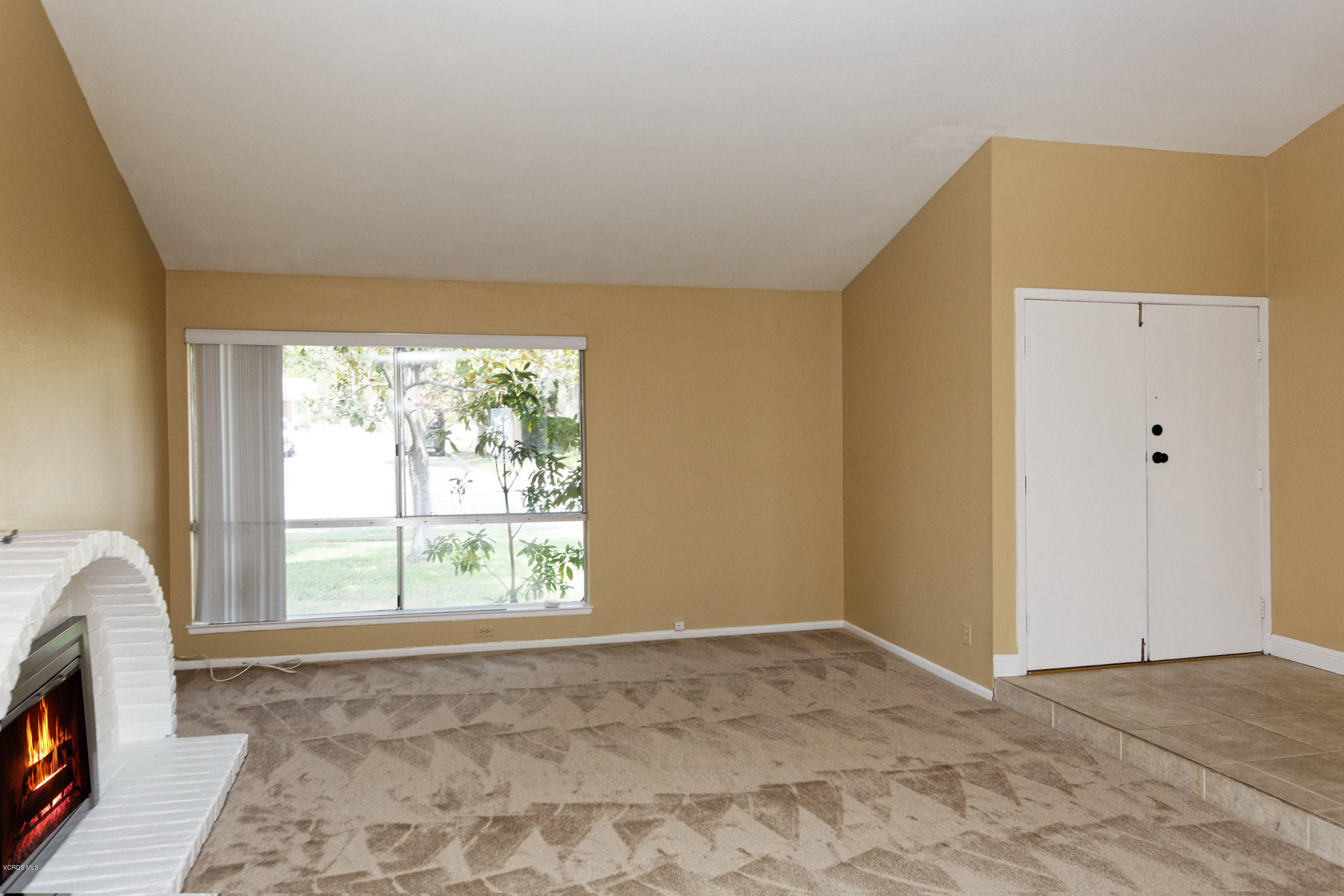 4774 Summit Avenue Simi Valley, CA 93063 - Photo 7 of 40 11