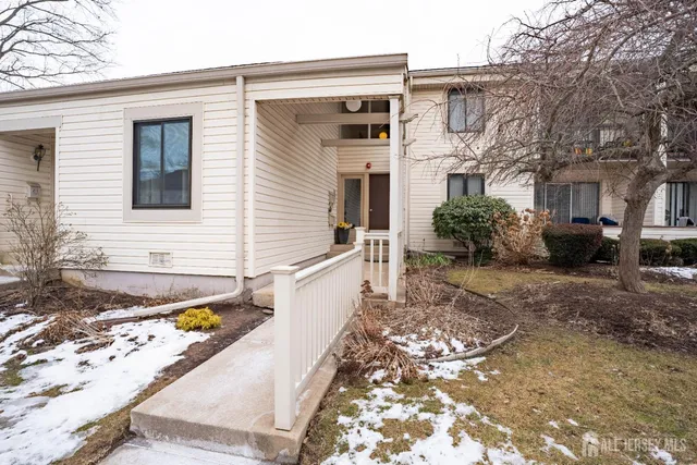 $245,000 | 2 Z Avon Drive, East Windsor, NJ 08520