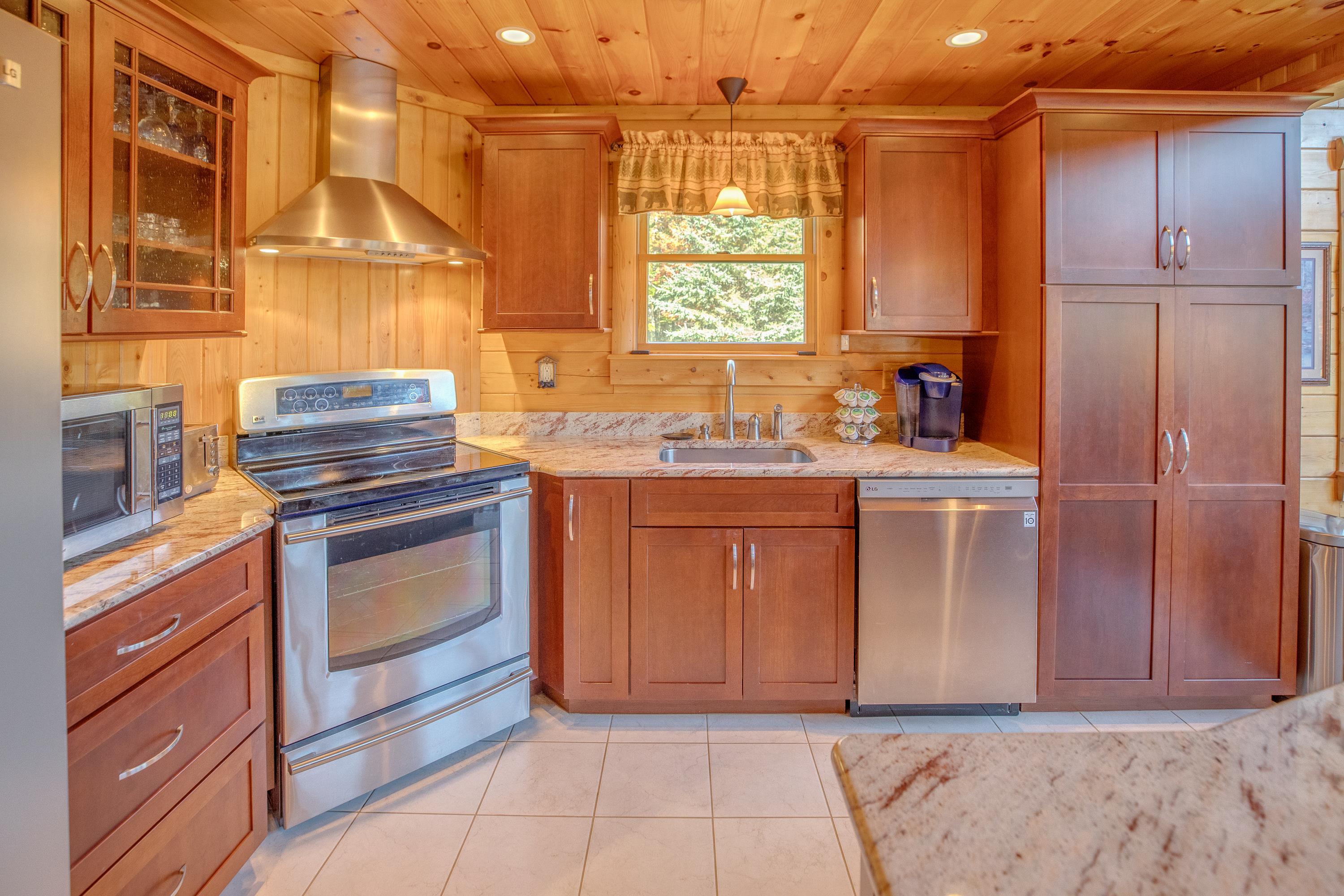 55 Crane Road Whitefield, NH 03598 - Photo 3 of 40