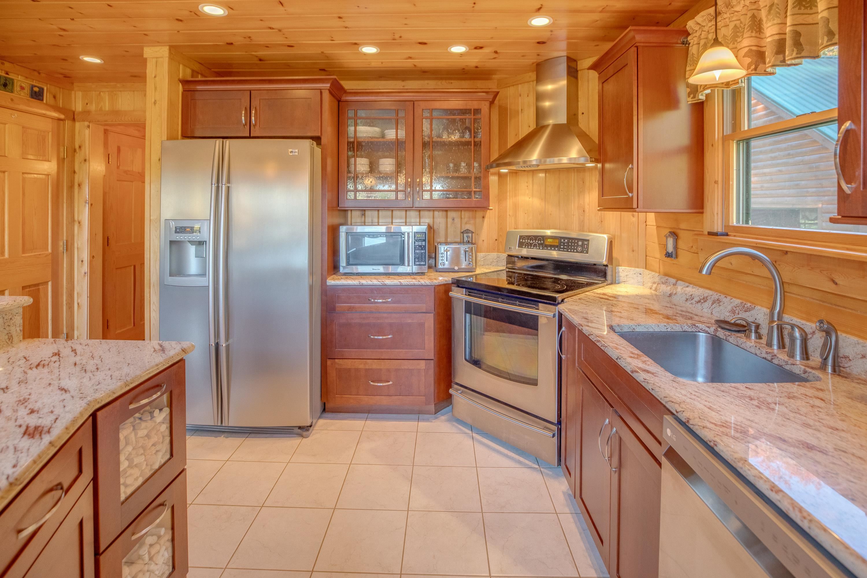 55 Crane Road Whitefield, NH 03598 - Photo 4 of 40