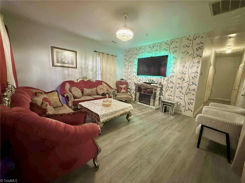 2127 McConnell Road Greensboro, NC 27401 - Photo 2 of 8 Living Room