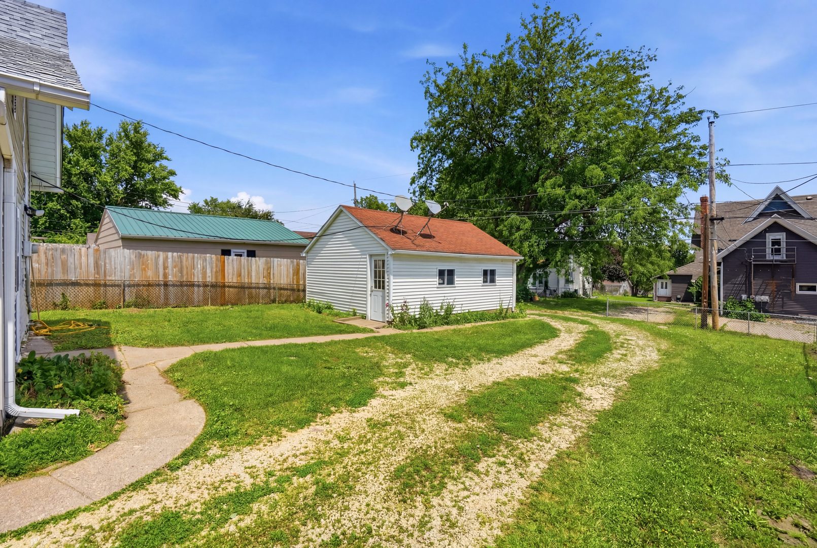 2707 Pershing Boulevard Clinton, IA 52732 - Photo 22 of 29