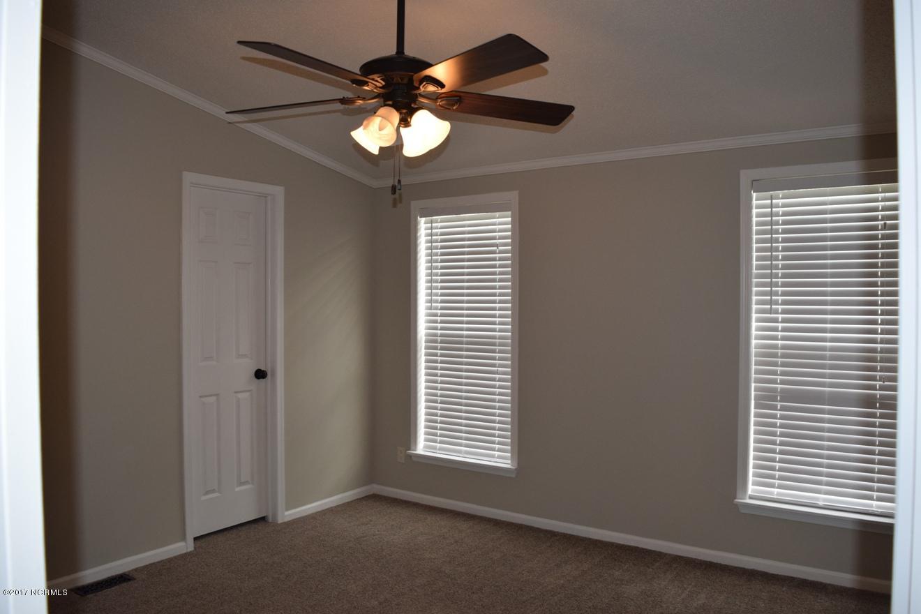 314 Core Road Richlands, NC 28574 - Photo 14 of 27 DSC_0310