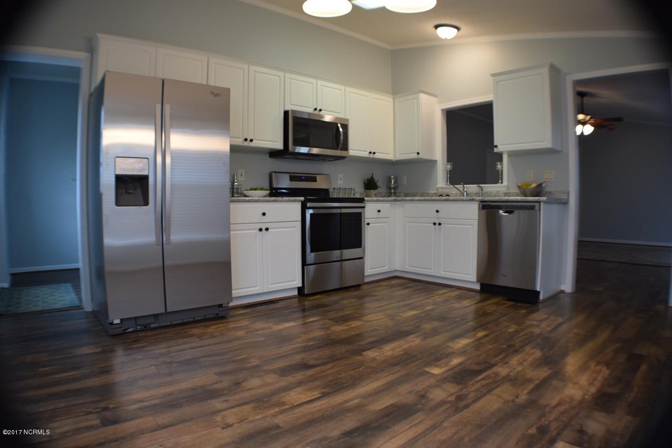 314 Core Road Richlands, NC 28574 - Photo 3 of 27 DSC_0336