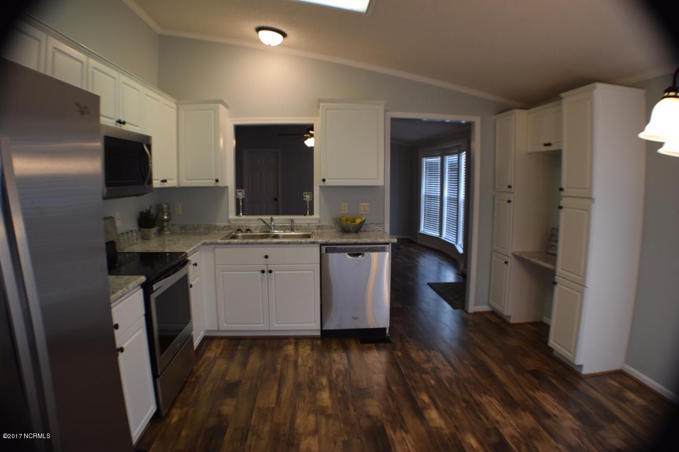 314 Core Road Richlands, NC 28574 - Photo 5 of 27 DSC_0349