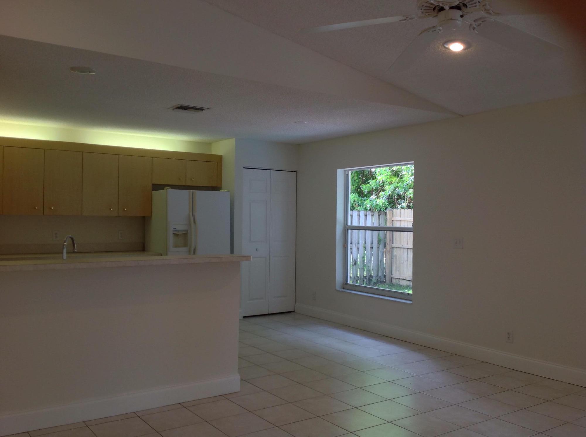 4830 South Lee Road Delray Beach, FL 33445 - Photo 11 of 31 Kitchen dining area