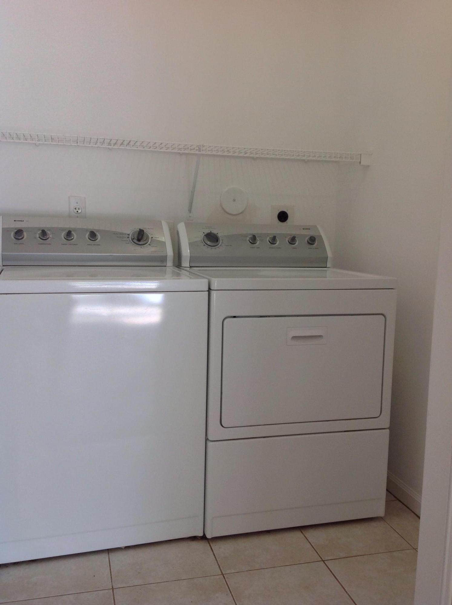4830 South Lee Road Delray Beach, FL 33445 - Photo 26 of 31 Inside Laundry