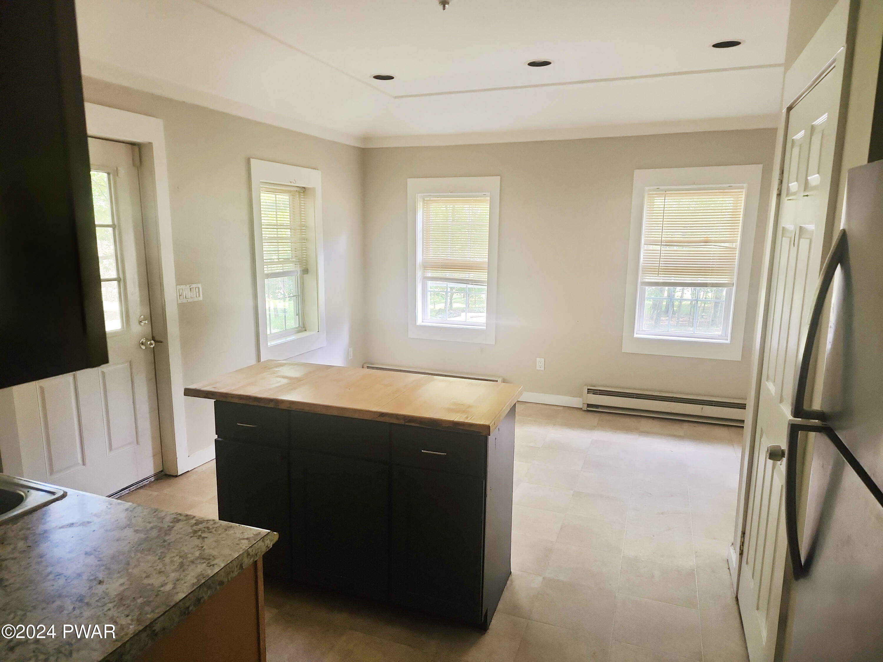 281 Sawkill Road Milford, PA 18337 - Photo 8 of 20 IMG_ 20240902_141330