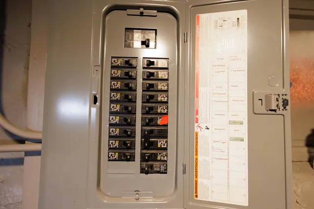 $225,000 | 382 South Elm Avenue, Kankakee, IL 60901