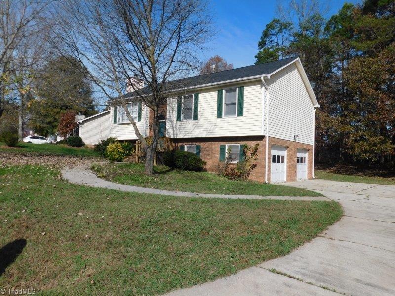 4004 Loch Mere Road High Point, NC 27265 - Photo 3 of 26 Gallery Image 3