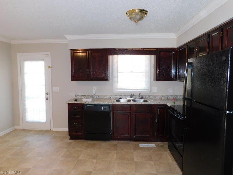 4004 Loch Mere Road High Point, NC 27265 - Photo 7 of 26 Gallery Image 7