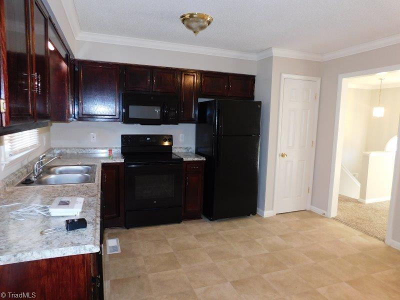 4004 Loch Mere Road High Point, NC 27265 - Photo 8 of 26 Gallery Image 8