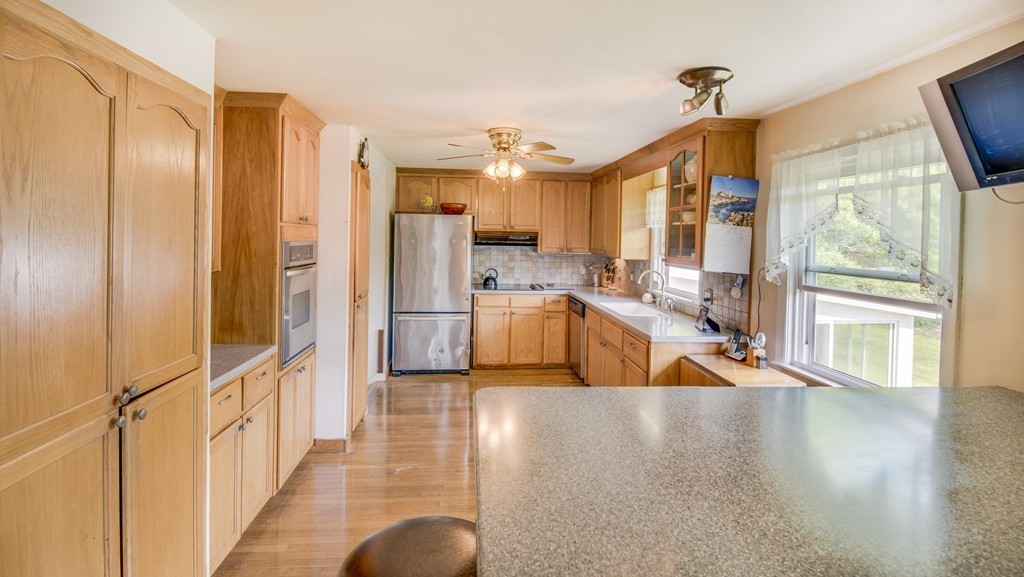 301 Hatherly Road Scituate, MA 02066 - Photo 4 of 27 Gallery Image 4
