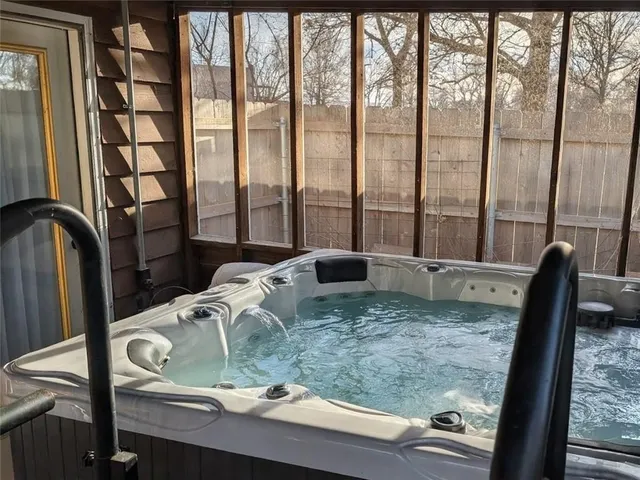 $275,000 | 5 Canary Circle, Iola, KS 66749