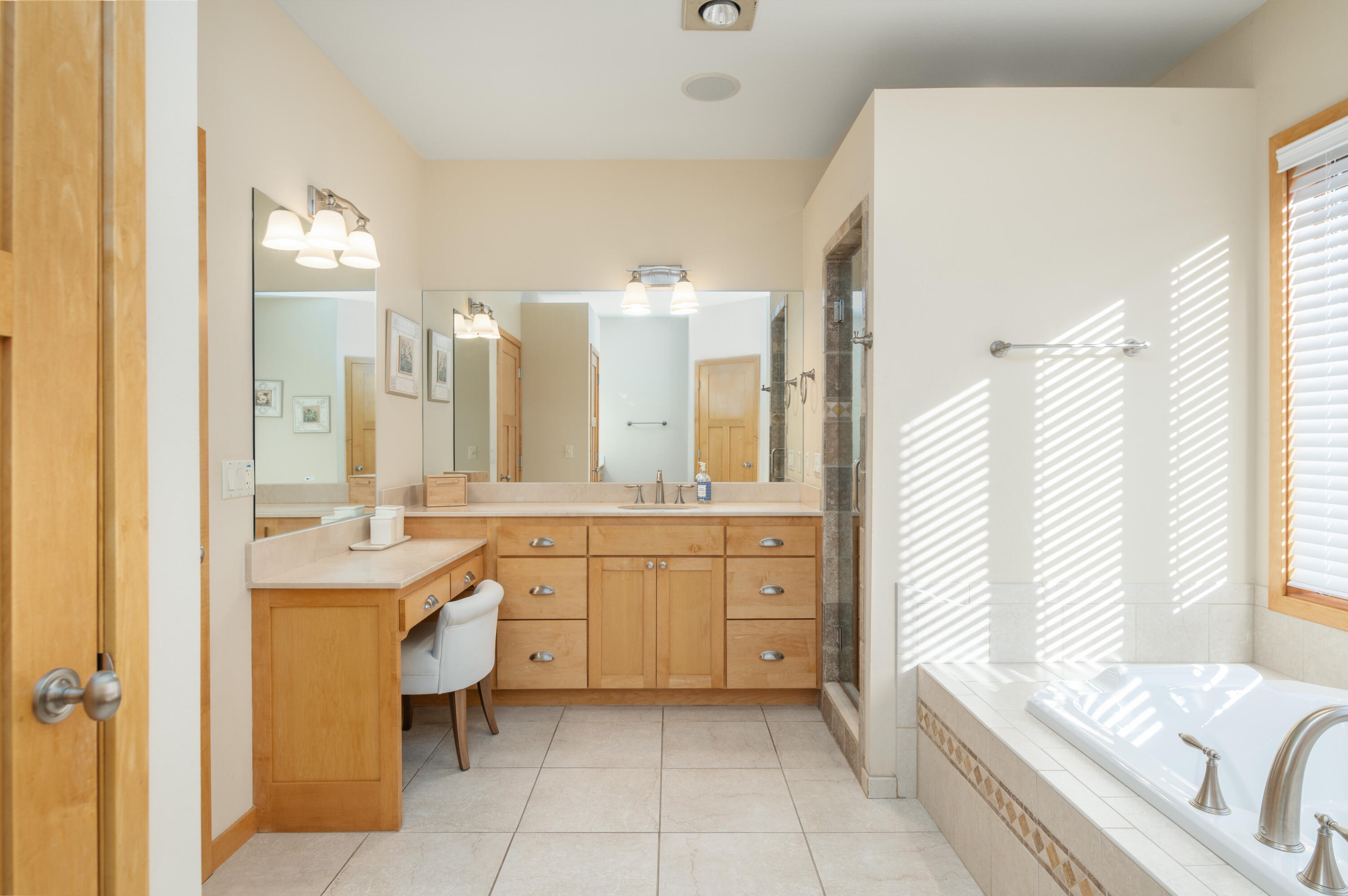 111 Legend Way Wales, WI 53183 - Photo 33 of 71 Primary Bathroom