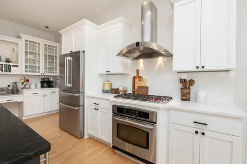 $1,399,000 | 111 Legend Way, Wales, WI 53183