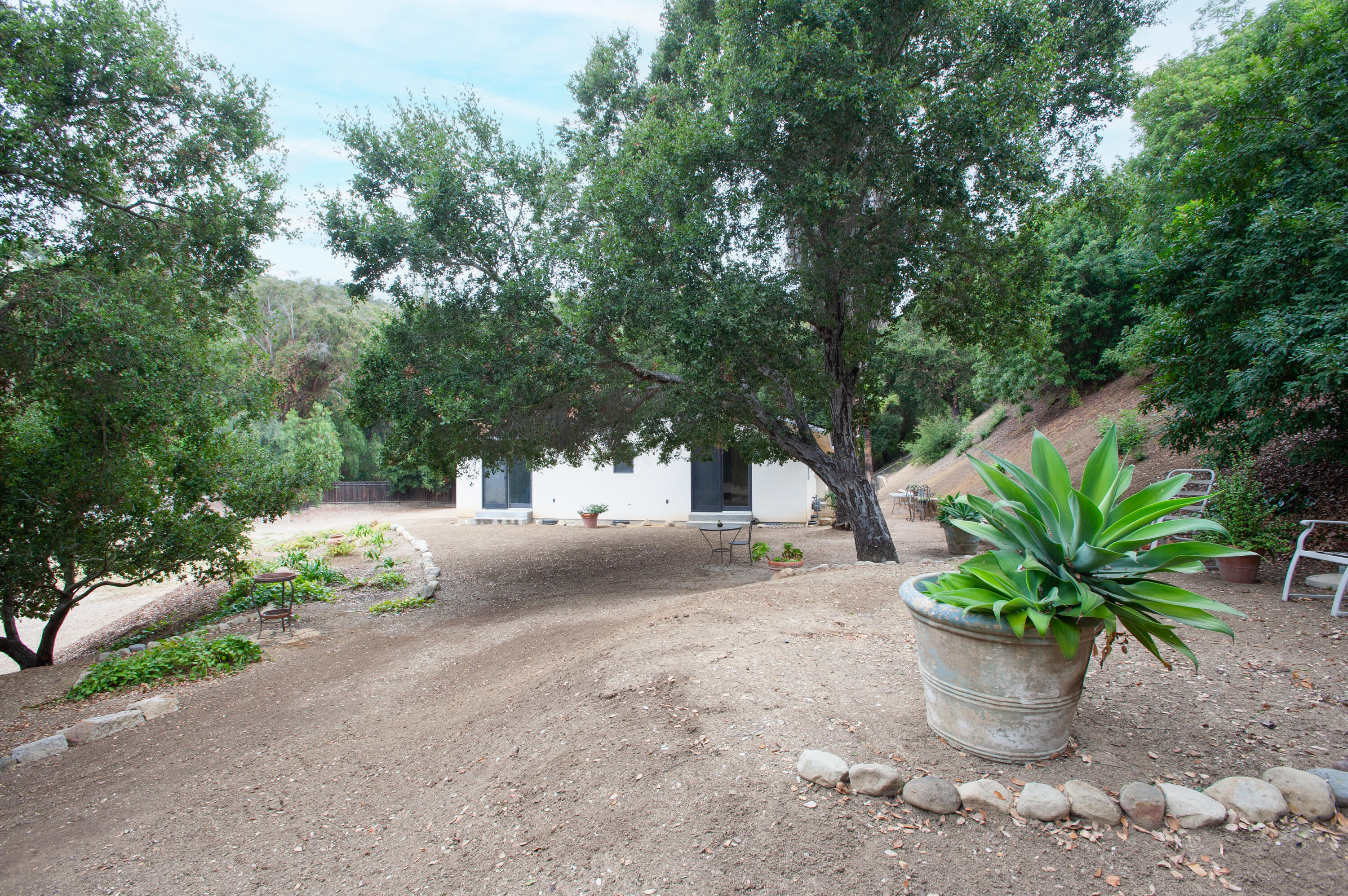 1091 Palomino Road Santa Barbara, CA 93105 - Photo 14 of 18 Backyard