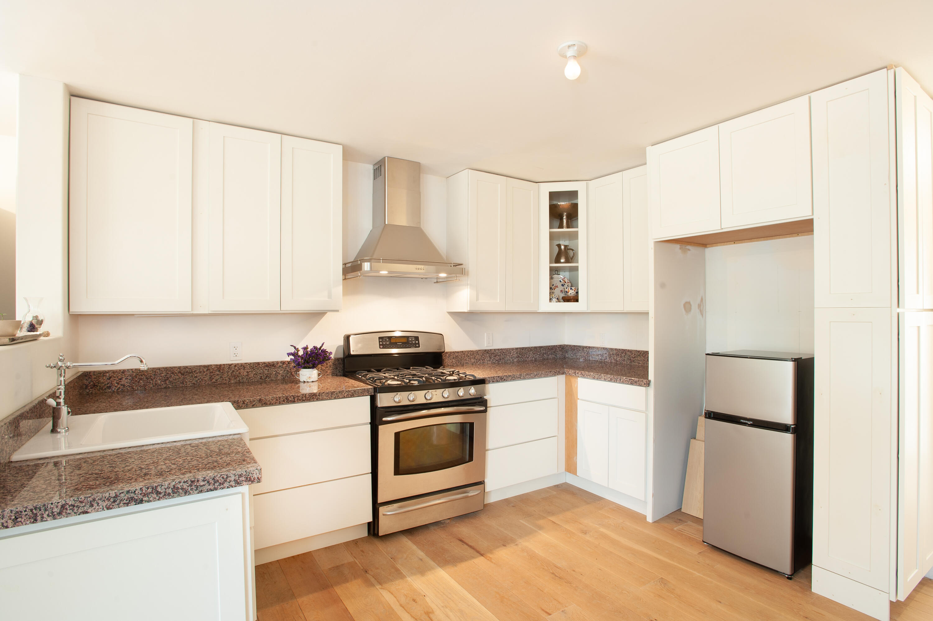 1091 Palomino Road Santa Barbara, CA 93105 - Photo 5 of 18 Kitchen