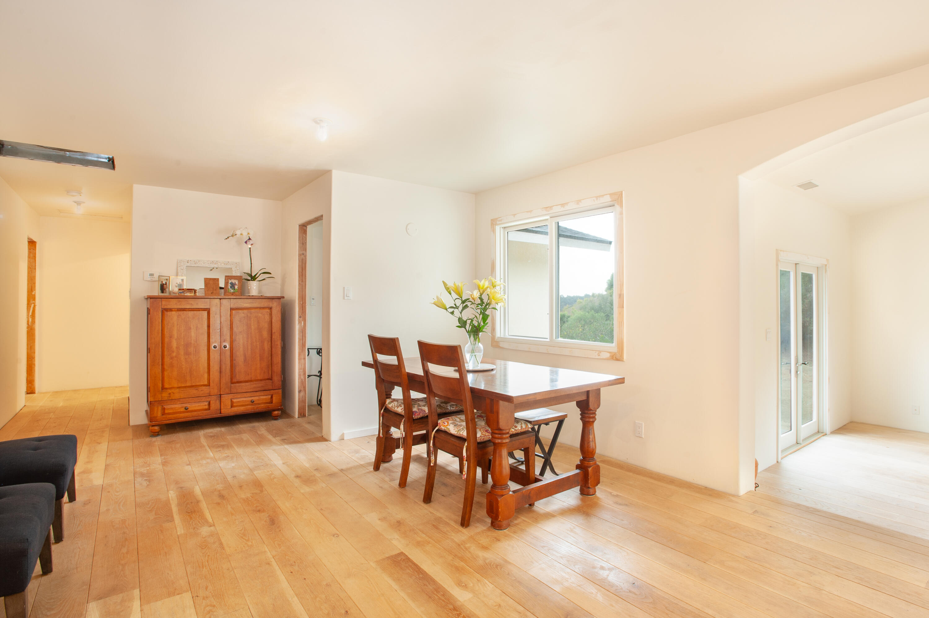 1091 Palomino Road Santa Barbara, CA 93105 - Photo 6 of 18 Dining Area