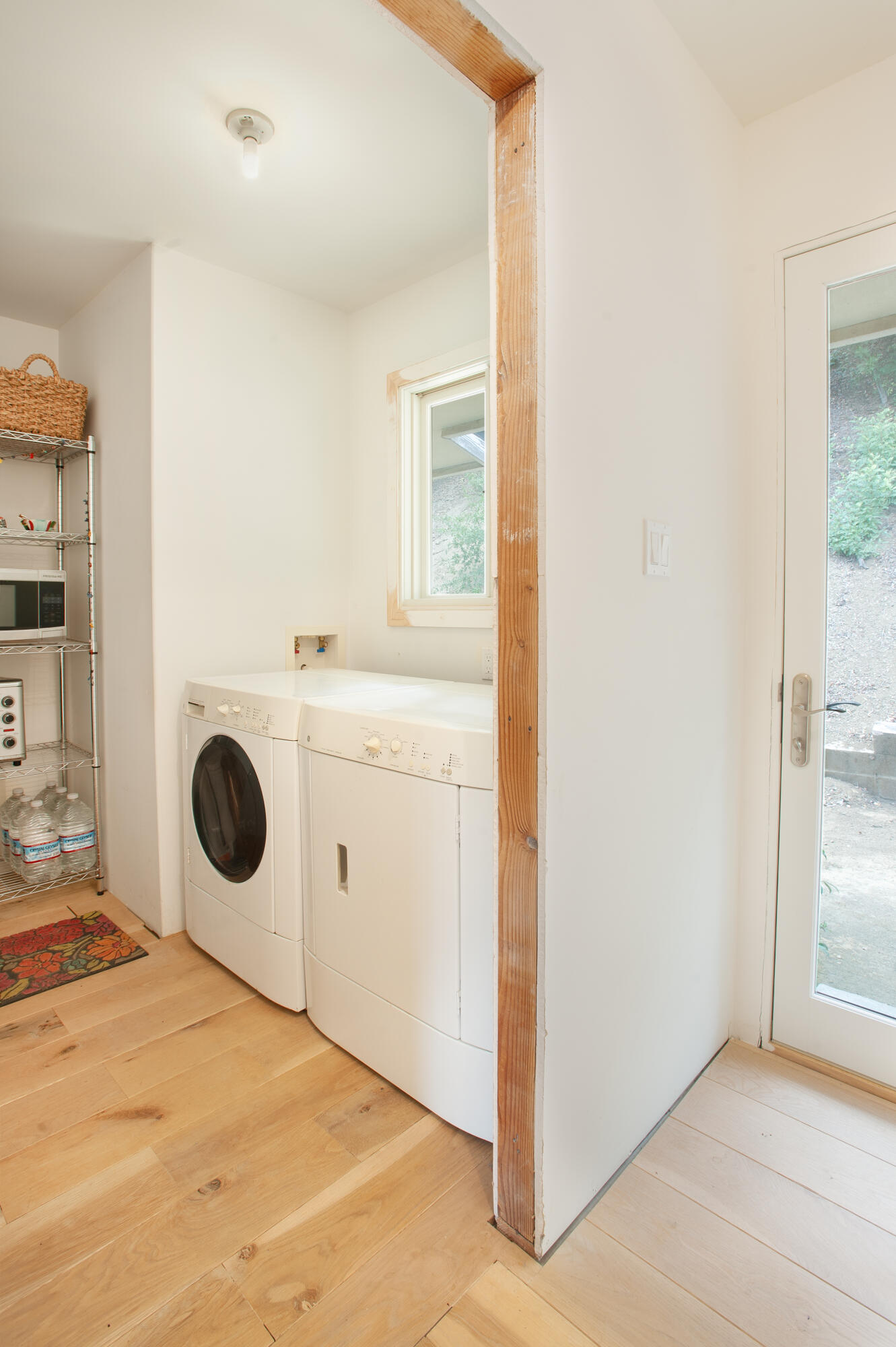 1091 Palomino Road Santa Barbara, CA 93105 - Photo 8 of 18 Laundry Room