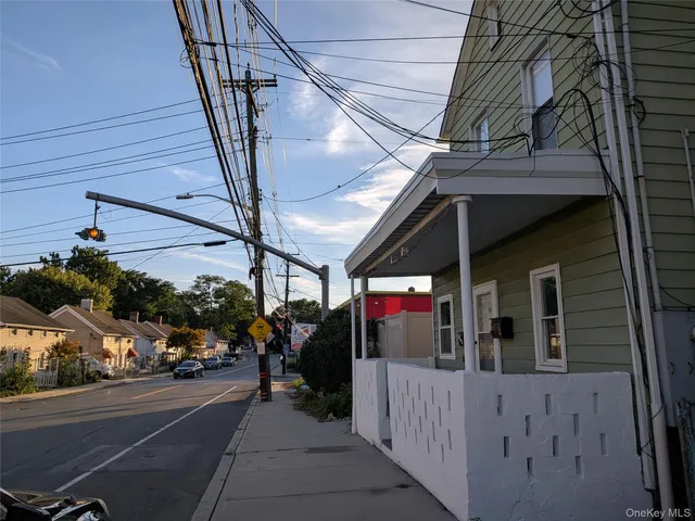 $2,700 | 90-92 West Railroad Avenue, Garnerville, NY 10923