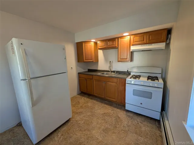 $2,700 | 90-92 West Railroad Avenue, Garnerville, NY 10923